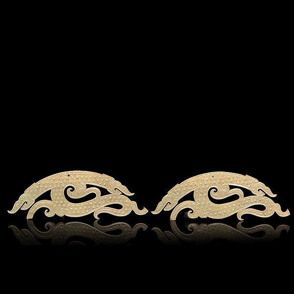 Pareja de placas de jade "Dragones", periodo Reinos Combatientes.