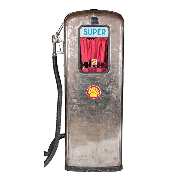 Surtidor de gasolina de los años 50 convertido en bar