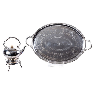 Samovar de metal plateado y bandeja de Birmingham y de Elkington &amp; Co.
