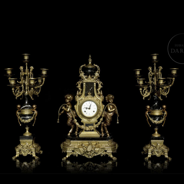 Franz Hermle Brevettato "Reloj de sobremesa con guarnici&oacute;n" Italia, s. XX.