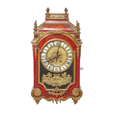 Reloj «Boulle» Napoleon III de J. Olivella, Barcelona, con decoraciones en bronce dorado de motivos vegetales y de mascarones con plafón inferior representando escena de Zeus 