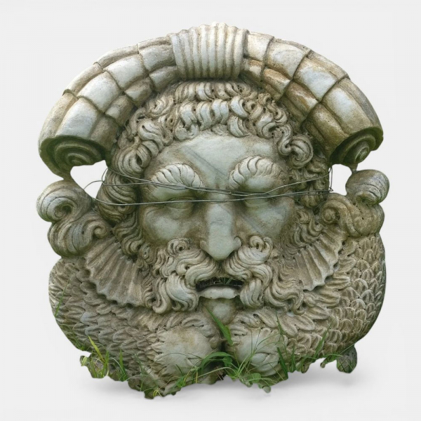 Gran Mascar&oacute;n con cabeza de Neptuno en m&aacute;rmol, Italia, probablemente siglo XIX.