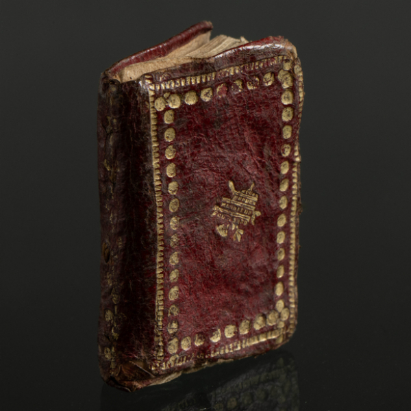 Libro de miniatura francés "Le Petit Fabuliste Anee 1821 a Paris chez Marcilly Rue St Jacques nº 21.