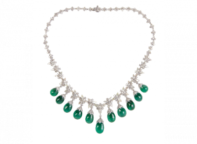 Conjunto de elegante collar y pendientes de brillantes, diamantes marquisse y perillas de esmeraldas colgantes. 