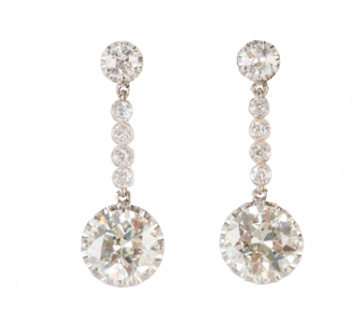 Elegantes pendientes largos Art-Decó con brillantes de talla antigua, con centros colgantes que suman 6,90 ct, 
