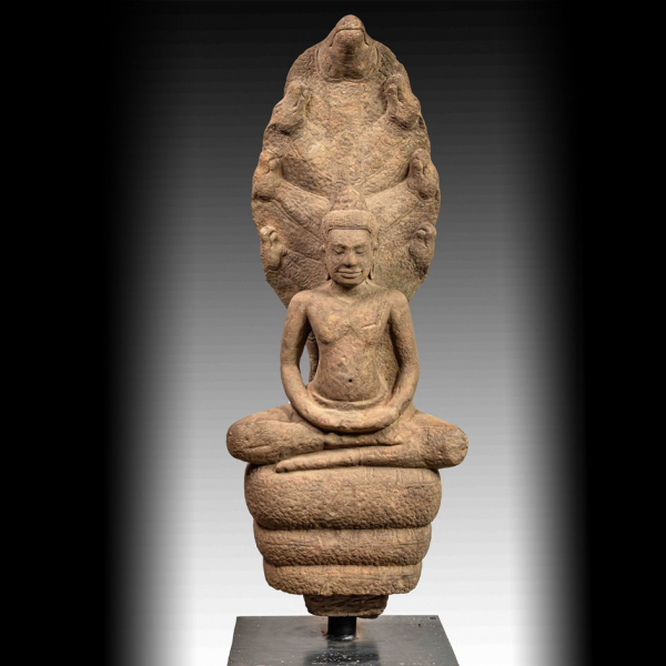 Monumental Buda Mucilinda Vishnu Camboya. Jemer. Yacimiento de Bayon. Siglo XIII.