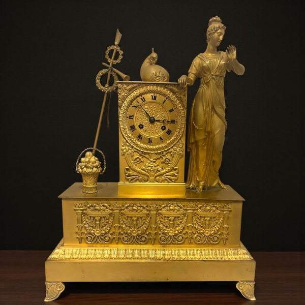 Exspectacular Reloj de Sobremesa Imperio I en bronce ormolu.