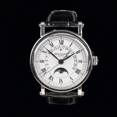 Reloj Patek Philippe Perpetual Calendar 5059P-001 Gran Complicaci&oacute;n, para caballero realizado en platino. Movimiento autom&aacute;tico en estado de marcha.