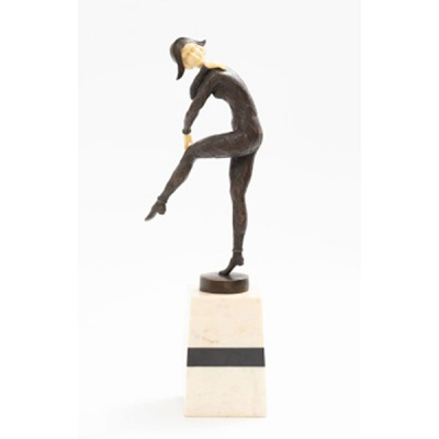 ESCUELA EUROPEA   (S. XX)  &quot;Arlequín&quot;  Bronce patinado con cabeza y manos de resina