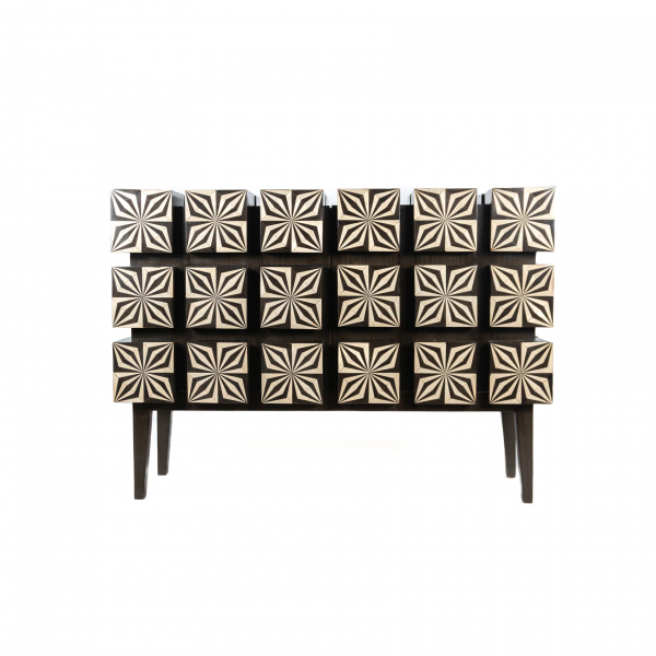 Aparador francés con marquetería bicolor en negro y beige con decoración geométrica, s.XX.