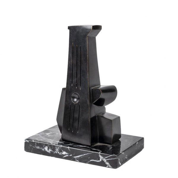 Pablo Serrano.   "Guitarra nº 2 (1984)". Escultura realizada en bronce pulido y patinado sobre peana de mármol.  