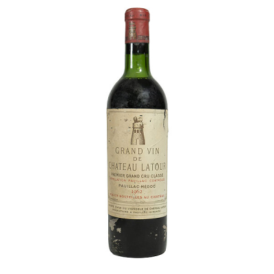 Botella de vino Château Latour, Grand Vin Pauillac (Premier Grand Cru Classé) del año 1962.