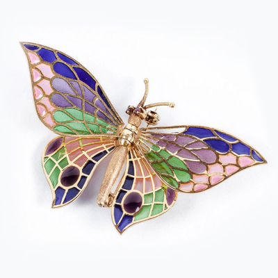 Bello alfiler vintage de alta joyer&iacute;a en forma de mariposa, en oro amarillo 18 K, con esmaltes transparentes multicolor.