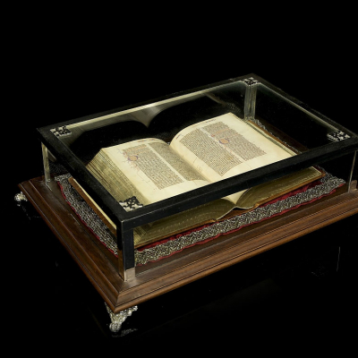 Conjunto de libros facsímil &quot;Biblia de San Vicente Ferrer&quot;, 1992-1993.
