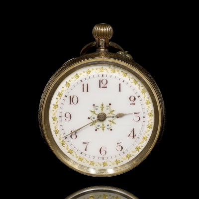 Reloj pequeño de bolsillo de oro amarillo 14K. 