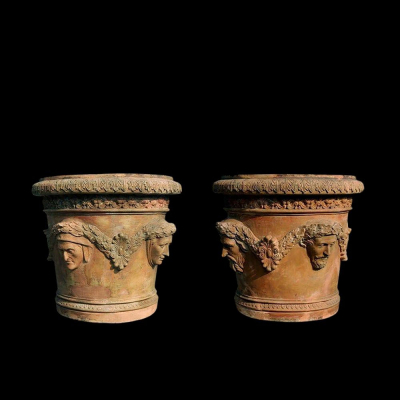 Pareja excepcional de jarrones toscanos &quot;Dei 4 Poeti&quot; de 86 cm de diámetro en terracota, siglos XIX y XX. Hechos a mano.