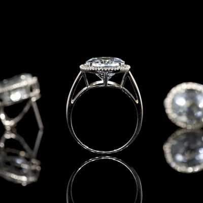 Juego en oro blanco de 18K con aguamarinas y diamantes. 
