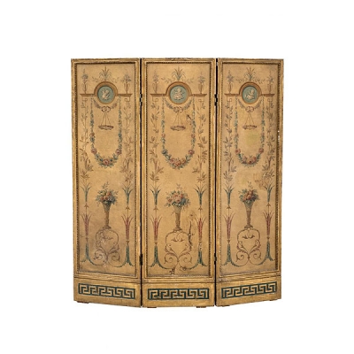 Biombo de estilo Luis XVI. Realizado en madera tallada y dorada.