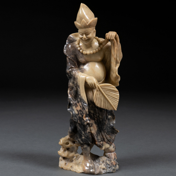 &quot;Inmortal&quot; Figura en piedra jabón del siglo XX