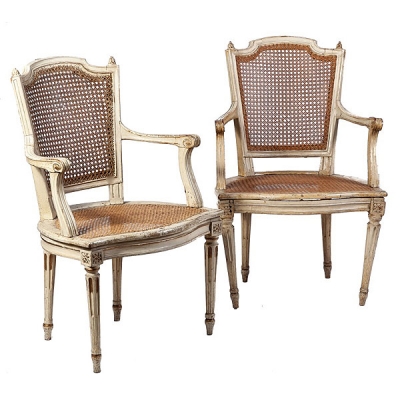 Pareja de butacas espa&ntilde;ola lacadas 