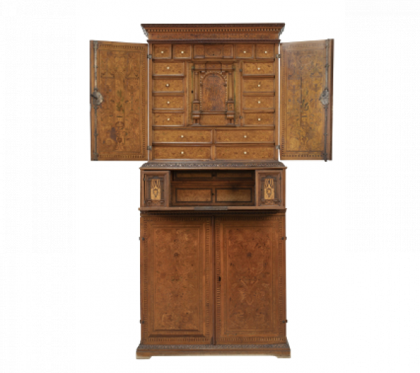 Cabinet de dos cuerpos con marquetería de maderas finas, maderas teñidas.  Trabajo del sur del Alemania, h. 1600. 