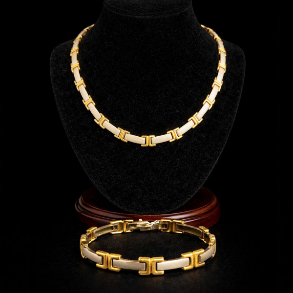 Exclusivo conjunto de 45g de oro de 14k de Collar y Pulsera tipo Cartier.
