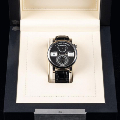 Reloj A. Lange &amp; S&ouml;hne Zeitwerk, para caballero realizado en oro blanco de 18 K. Modelo: LSLS1403AD 