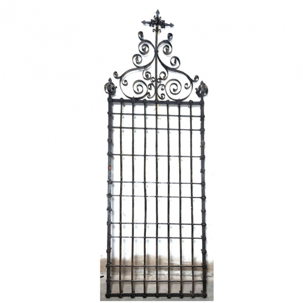 Importante Gran Reja Renacentista transición al Barroco española de palacio del siglo XVII en hierro forjado para ventana principal.