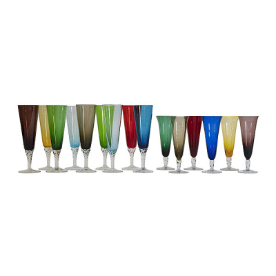 Conjunto de quince copas en cristal de Murano de dos alturas en tonalidades variadas con el tallo translúcido en &quot;retortoli&quot;, c.1950.