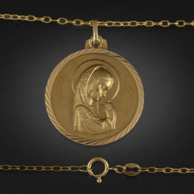 Cadena y medalla de la Virgen en oro amarillo de 18 kt.