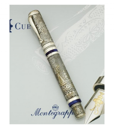 Estilográfica marca Montegrappa &quot;America&#039;s Cup&quot;.   Realizada en plata con cuerpo ricamente repujado. Carga por émbolo. Plumín de oro de 18 K.
