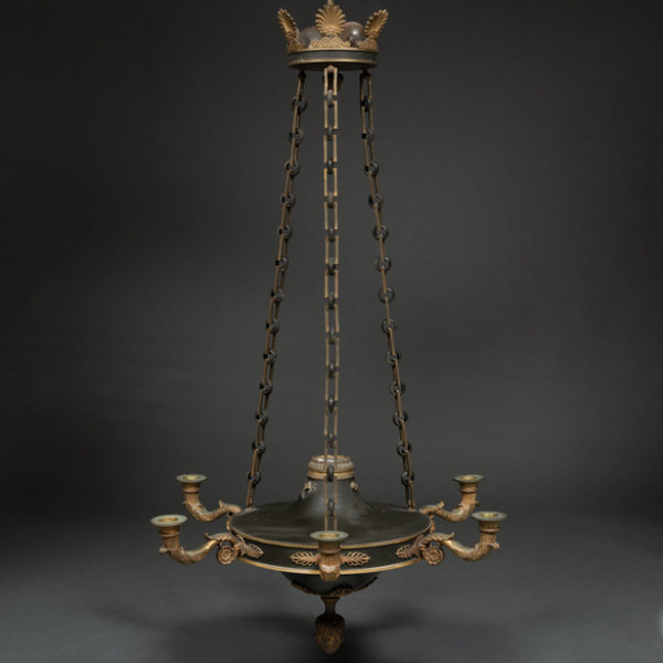 Lámpara de techo estilo imperio de seis luces en bronce pavonado y borde dorado. Trabajo francés, Siglo XIX
