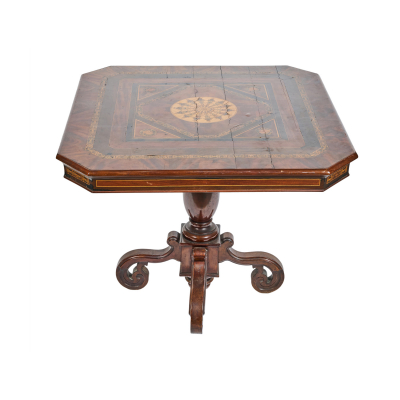 Mesa abatible Carlos IV en madera de caoba y nogal con marqueter&iacute;as contrastadas de motivos fitomorfos, s.XIX.
