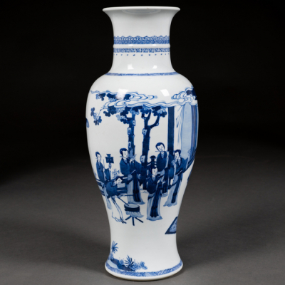 Jarr&oacute;n en porcelana china azul y blanca dinast&iacute;a Qing (1644-1912)