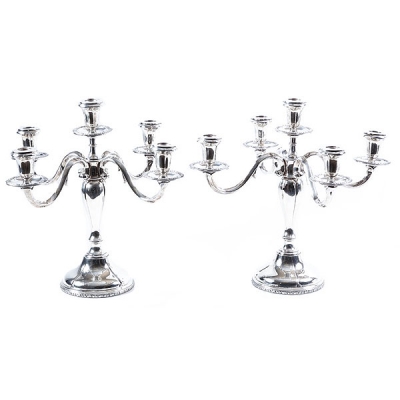 Pareja de candelabros de plata 