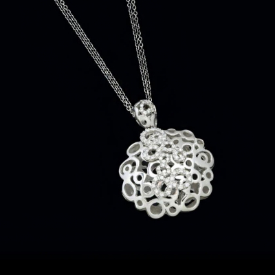 Colgante Roberto Coin colecci&oacute;n Mauresque de oro blanco de 18 K.  