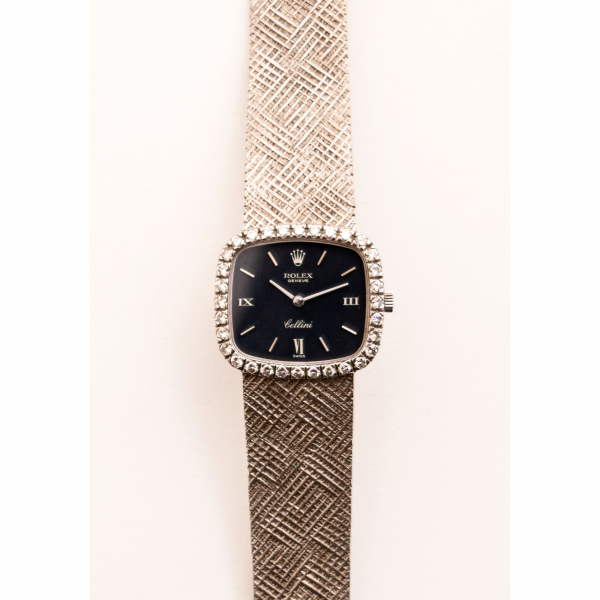 ROLEX «Cellini» de pulsera para señora en oro blanco mate y brillo y bisel de diamantes talla brillante. Nº 1894823.
