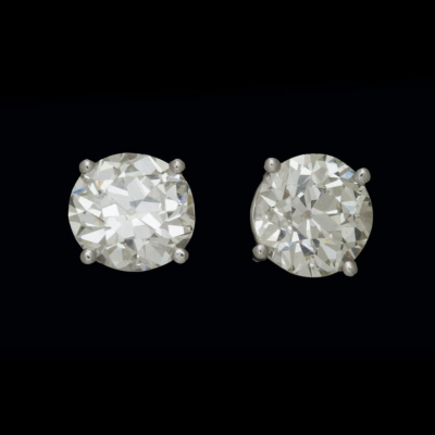 Pendientes de oro blanco de 18 K. dormilonas de diamantes talla antigua 