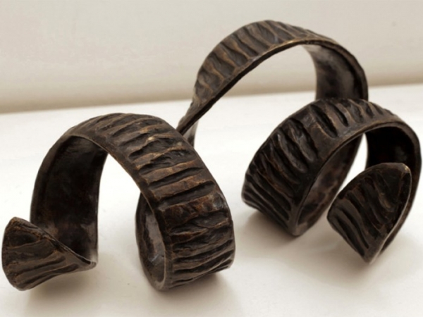 Carlos Angrigiani – Serpentina Bicentenaria IV – Bronce a la cera perdida