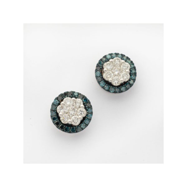 Pendientes en oro blanco con cuajado central y orla de diamantes talla brillante y azul  