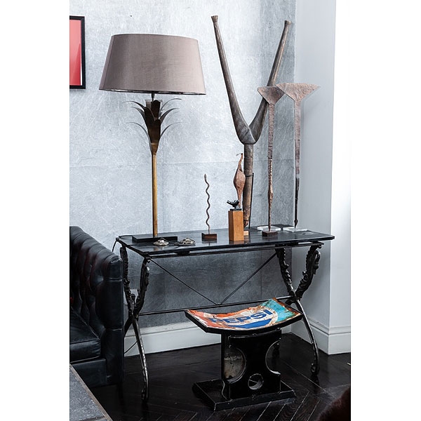 Mesa de hierro con soportes en X