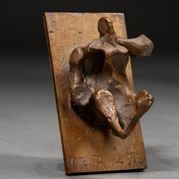 "Hombre Ca&iacute;do"  JORGE OTEIZA (Orio, 1908-San Sebasti&aacute;n, 2003). Escultura realizada en bronce. 