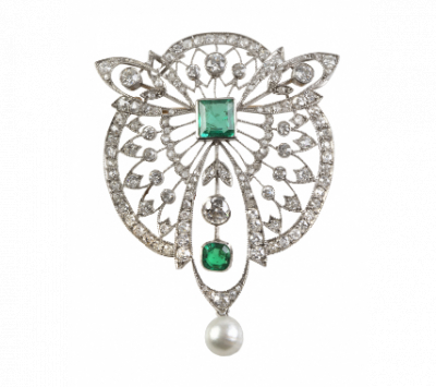Broche Belle-Epoque con delicado diseño calado realizado con esmeraldas, brillantes y perilla de perla fina colgante