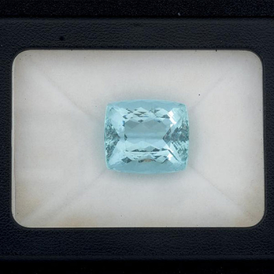 Aguamarina de 39,60 cts. talla cojín.