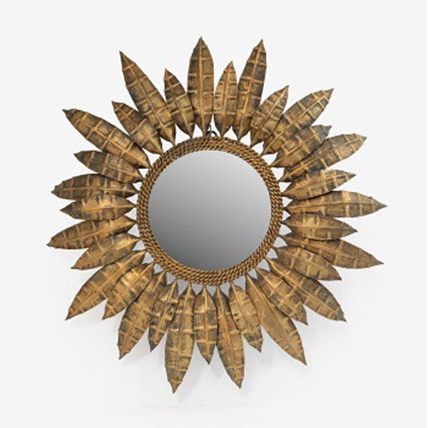 Espejo - aplique de pared en hierro dorado y pavonado representando sol.  Época: Años 60