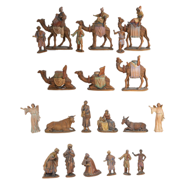 Atribuido al taller de los Hermanos Castells (Olot).  Bel&eacute;n formado por 59 piezas en barro cocido y policromado, c.1970. 