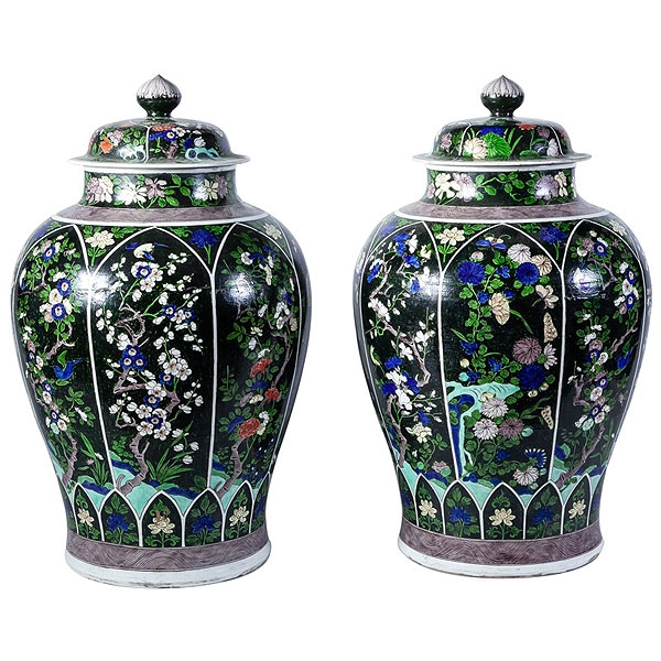 Pareja de tibores porcelana china &quot;Familia negra&quot;, S.XIX