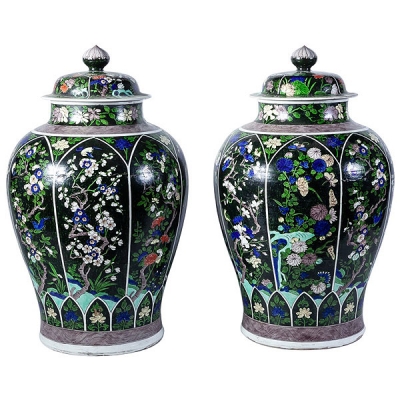 Pareja de tibores porcelana china &quot;Familia negra&quot;, S.XIX