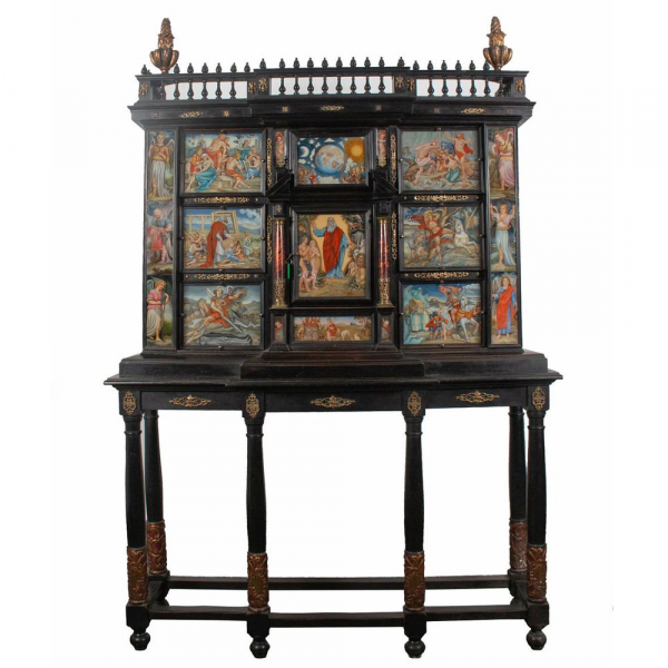 Cabinet napolitano realizado en madera ebonizada y palosanto, con paneles de cristal pintados con escenas bíblicas y con aplicaciones en bronce dorado, finales del siglo XVII, Italia. 