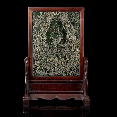 Panel de jade verde &quot;Buda y su corte celestial&quot;, dinastía Qing. 